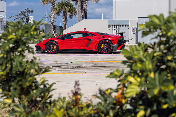 Фото дисков Strasse Wheels SM5R Deep Concave FS Другой цвет на Lamborghini Aventador
