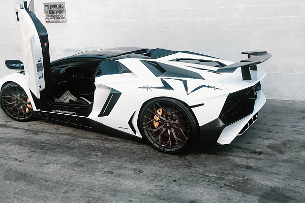 Фото дисков Brixton Forged PF10 Черный матовый на Lamborghini Aventador