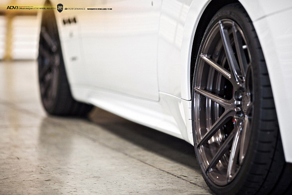 Фото дисков ADV.1 ADV5.0 M.V2 SL Глянцевый темный лак на Maserati GranTurismo I