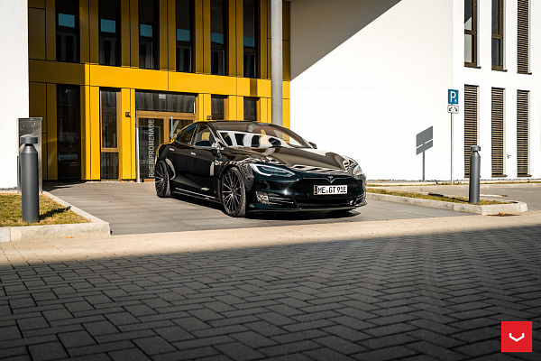 Фото дисков Vossen VFS-2 Глянцевый темный лак на Tesla Model S