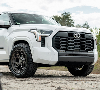 Фото дисков 4PLAY 4P55 на Toyota Tundra III
