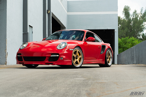 Фото дисков 1886 Wheels S005 Сатиновое золото на Porsche 911 VI