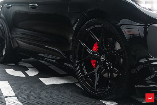 Фото дисков Vossen HF-5 Черный глянец на Porsche Macan I
