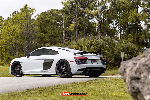 Фото дисков HRE S101SC Черный глянец на Audi R8 (4S)