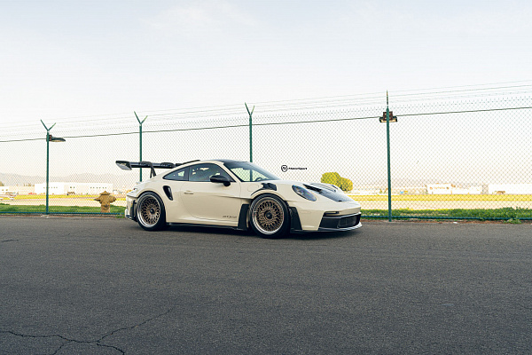 Фото дисков HRE 501 Глянцевая бронза на Porsche 911 VIII