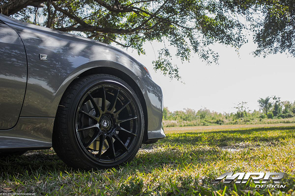 Фото дисков MRR GF6 Черный глянец на Lexus RC