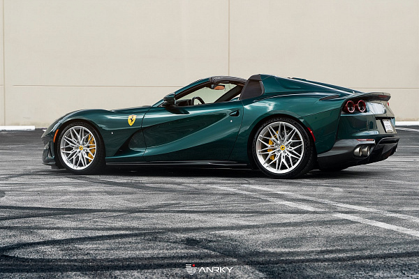 Фото дисков Anrky S1-X1 Глянцевый лак на Ferrari 812