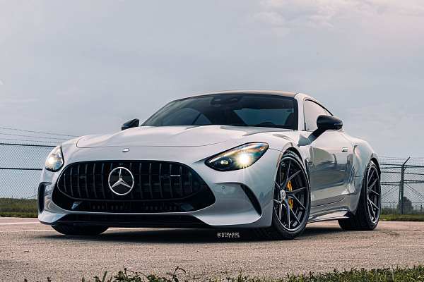Фото дисков Strasse Wheels SM5RT Deep Concave FS Черный глянец на Mercedes-Benz AMG GT II