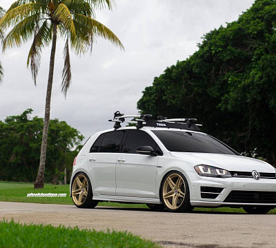 Фото дисков HRE P107 на Volkswagen Golf VII