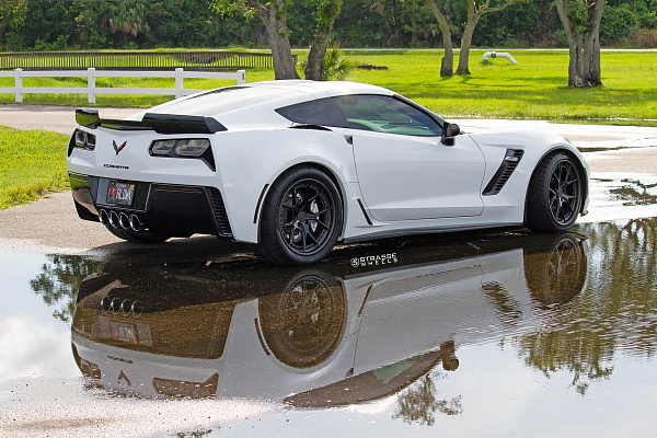 Фото дисков Strasse Wheels SM5R Deep Concave FS Другой цвет на Chevrolet Corvette C7