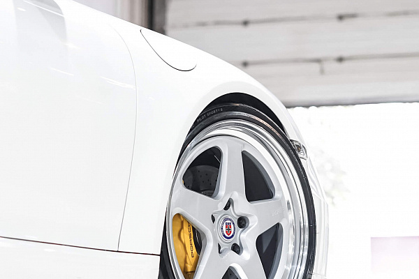 Фото дисков HRE 527 Глянцевый лак на Porsche 911 VII