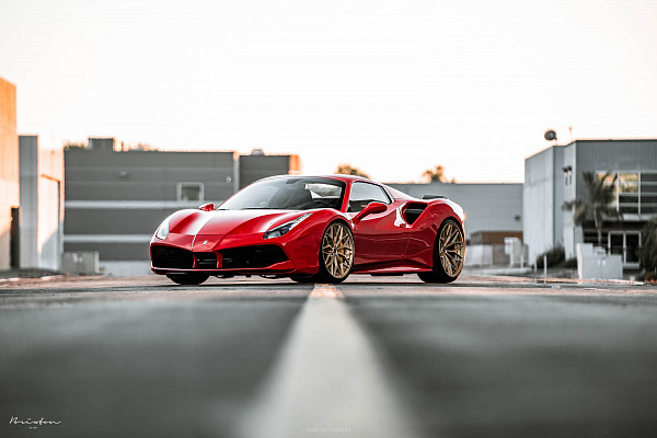 Фото дисков Brixton Forged CM6-R Глянцевая медь на Ferrari 488