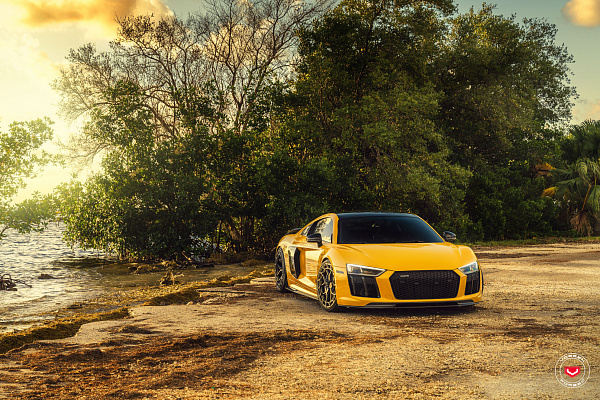 Фото дисков Vossen LC3-01T Черный глянец на Audi R8 (4S)