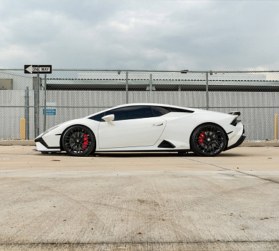 Фото дисков HRE P200 на Lamborghini Huracan