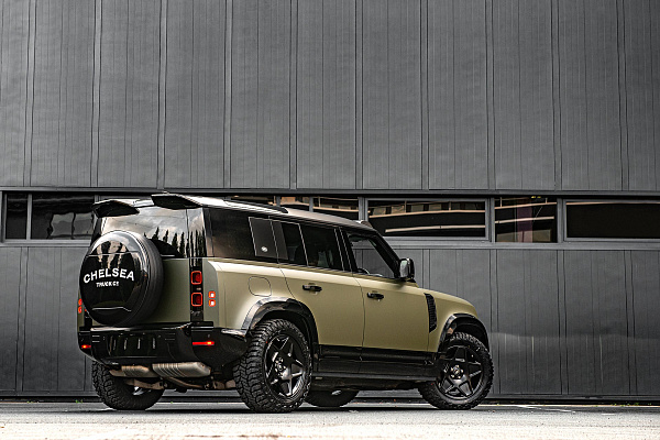 Фото дисков Kahn Mondial Retro Черный сатин на Land Rover Defender II