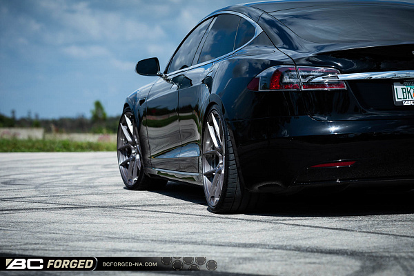 Фото дисков BC Forged HCA381 Глянцевый тонированный лак на Tesla Model S