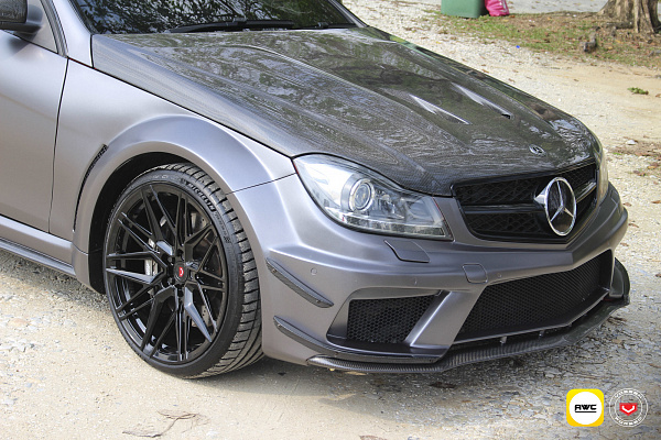 Фото дисков Vossen EVO-5 Черный глянец на Mercedes-Benz C-Class (W204)