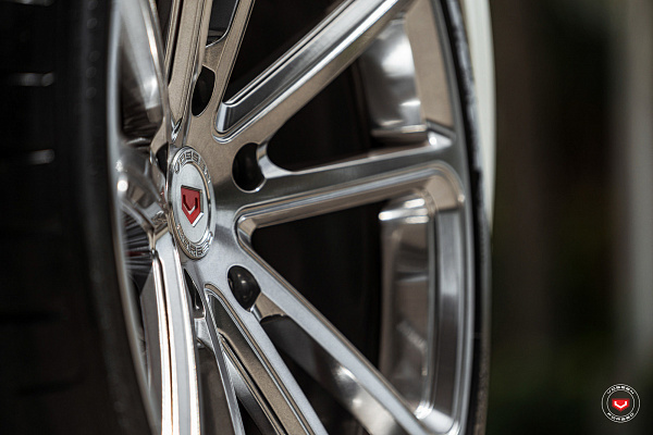 Фото дисков Vossen CG-203 Глянцевый лак на Porsche Cayman II