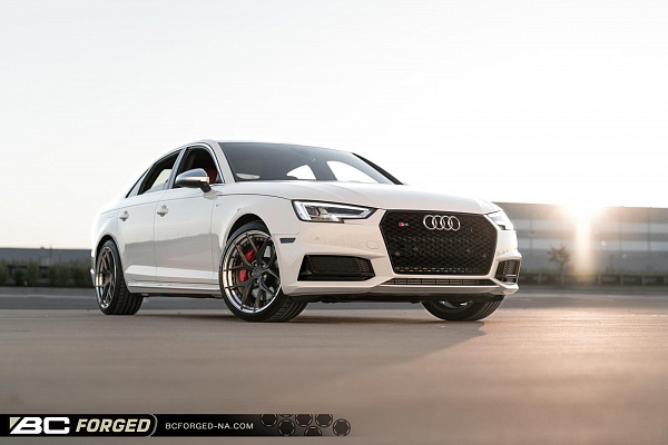 Фото дисков BC Forged HCS21 Глянцевый темный лак на Audi A/S/RS 4 (B9)