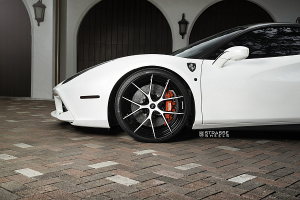 Фото дисков Strasse Wheels SM5R Deep Concave Monoblock Другой цвет на Ferrari 488