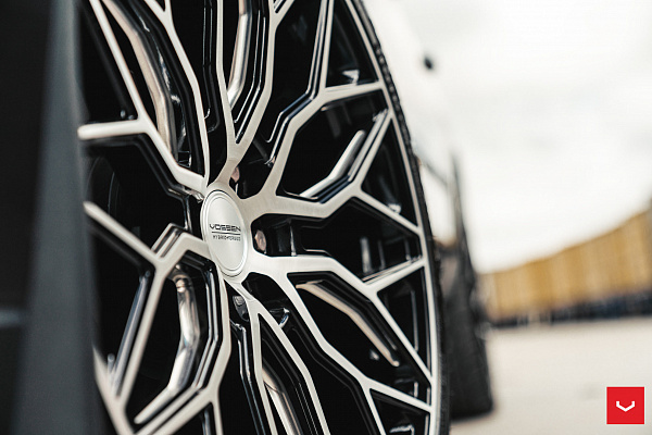 Фото дисков Vossen HF6-3 Алмазная проточка на Cadillac Escalade IV