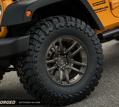 Фото дисков BC Forged RZ01 на Jeep Wrangler III (JK)