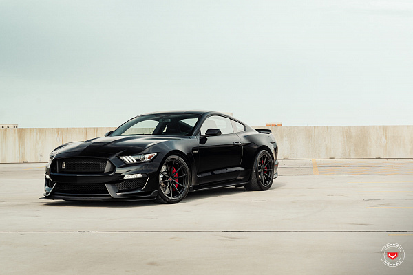 Фото дисков Vossen M-X2 Черный сатин на Ford Mustang VI