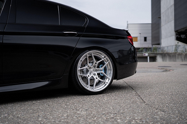 Фото дисков ST Wheels ST21.2 Полированный лак на BMW 5/M5 (F10)