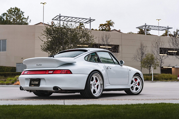 Фото дисков HRE 522 Белый глянец на Porsche 911 IV