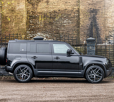 Фото дисков Kahn Type 52 RS на Land Rover Defender II