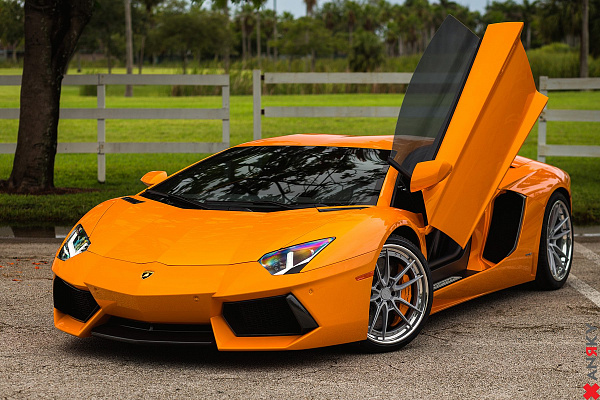 Фото дисков Anrky AN34 Сатиновый лак на Lamborghini Aventador