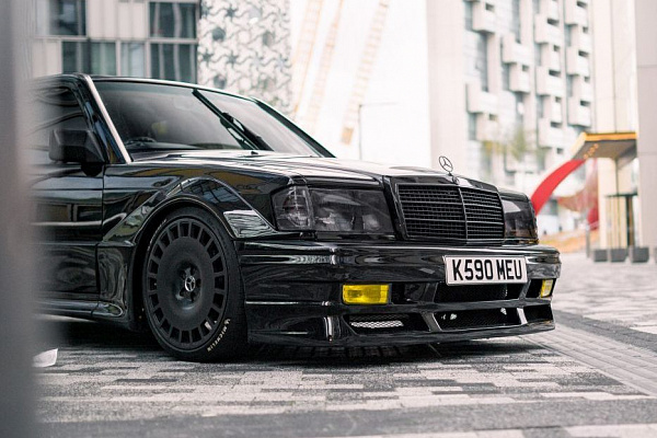 Фото дисков Bola B12 Черный сатин на Mercedes-Benz E-Class (W124)