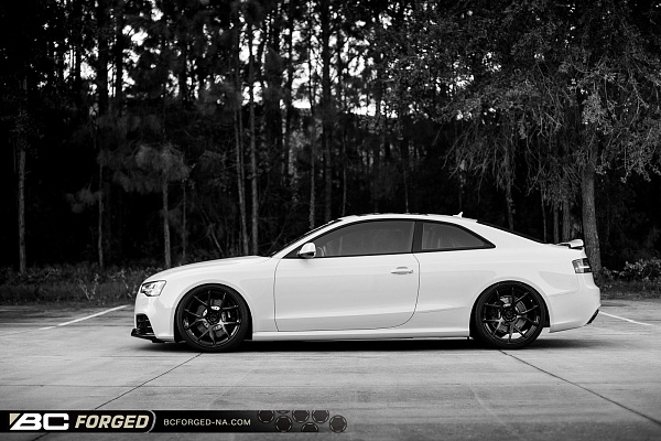 Фото дисков BC Forged RZ05 Черный глянец на Audi A/S/RS 5 (8T)