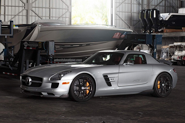 Фото дисков HRE P101 Черный глянец на Mercedes-Benz SLS AMG