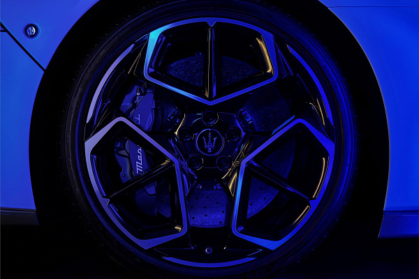 Фото дисков Maserati MC20 BIRDCAGE  на Maserati MC20