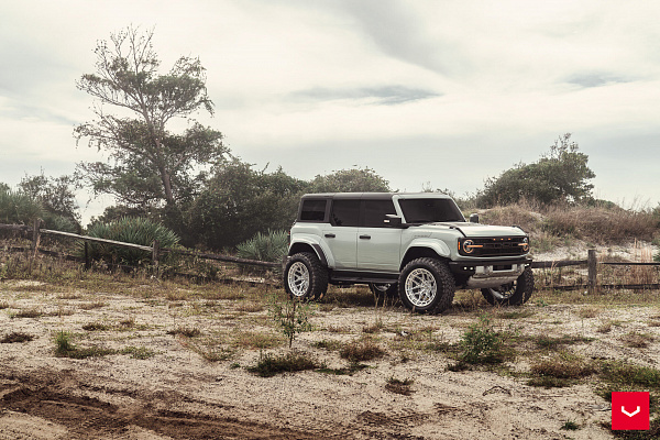 Фото дисков Vossen HFX-1 (6-Lug) Серебро на Ford Bronco
