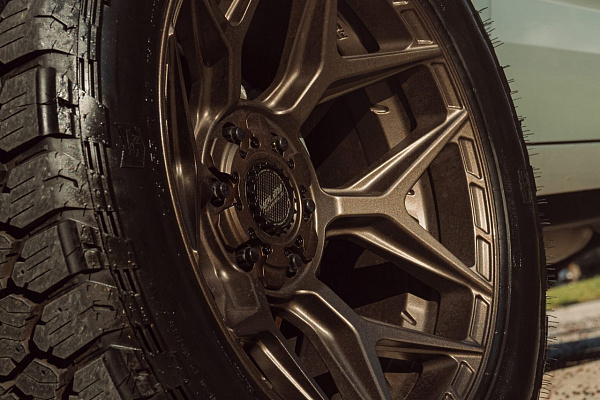 Фото дисков 4PLAY 4P83 Сатиновая бронза на Toyota Tundra III