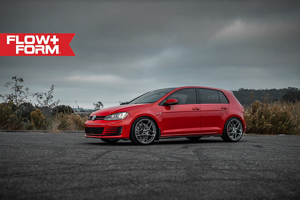 Фото дисков HRE FF11 Глянцевый графит на Volkswagen Golf VII
