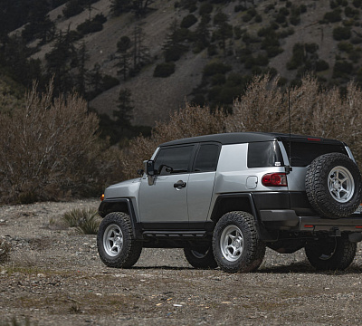 Фото дисков Black Rhino SHOGUN на Toyota FJ Cruiser