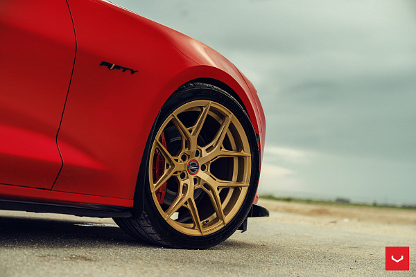 Фото дисков Vossen HF-5 Глянцевое золото на Chevrolet Camaro VI