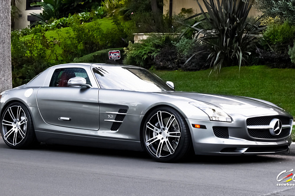 Фото дисков CEC C883 Сатиновый лак на Mercedes-Benz SLS AMG