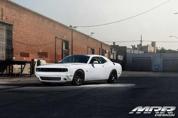 Фото дисков MRR FS01 Черный глянец на Dodge Challenger III