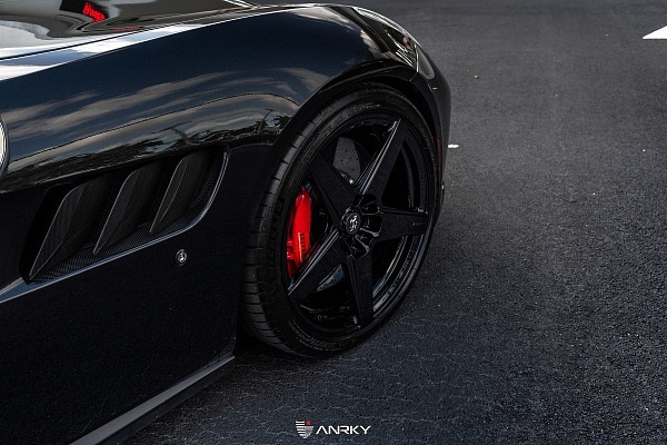 Фото дисков Anrky RS5.1 Черный глянец на Ferrari GTC4Lusso