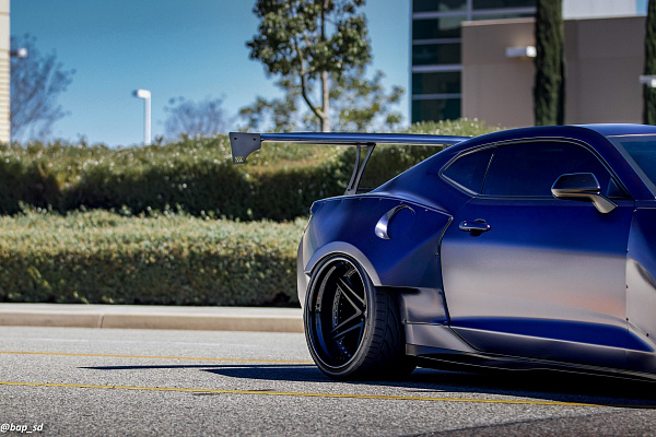 Фото дисков HRE S207 Черный сатин на Chevrolet Camaro VI