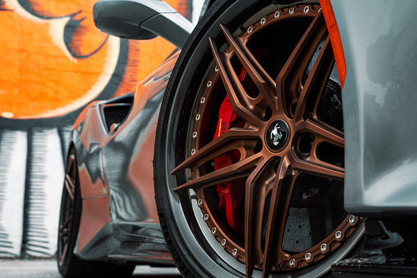 Фото дисков HRE S107SC Сатиновая бронза на Ferrari 488