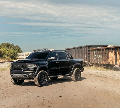Фото дисков 4PLAY 4P83 на Ram 1500 V
