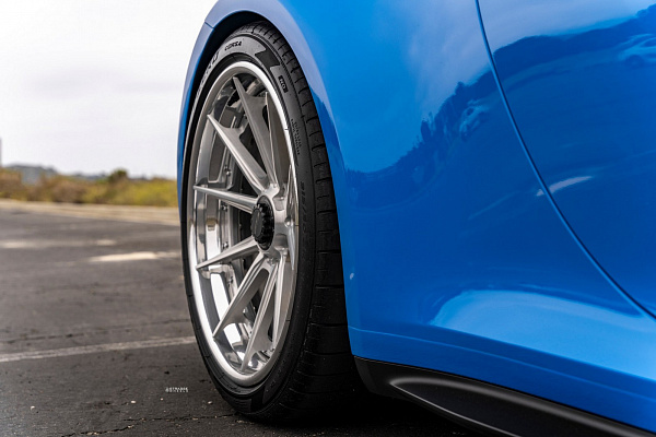 Фото дисков Strasse Wheels SV10 Deep Concave FS Глянцевый лак на Porsche 911 VIII