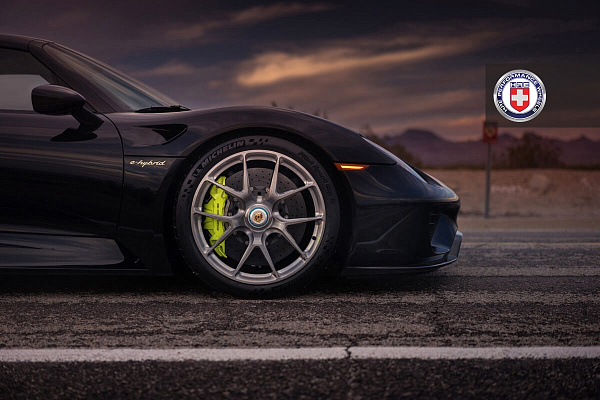 Фото дисков HRE P101 Глянцевый темный лак на Porsche 918 Spyder