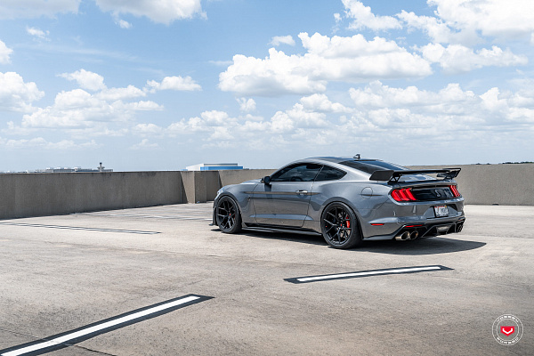 Фото дисков Vossen S21-01 Черный сатин на Ford Mustang VI