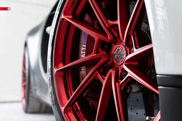 Фото дисков Anrky AN13 Красный сатин на Bugatti Chiron